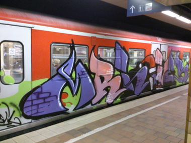 Graffiti Train in Hamburg - Photo by HAMBURG7 - mr.lover, love, evil (2013)