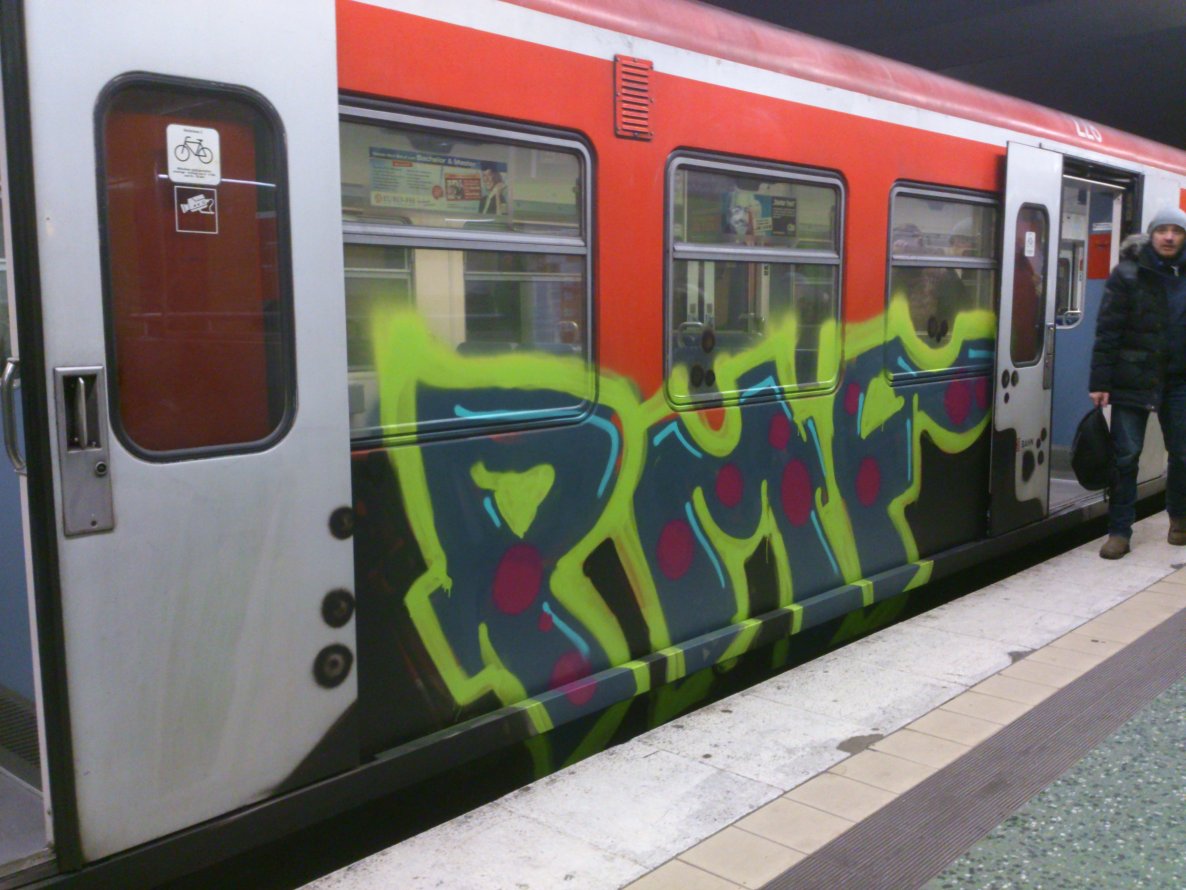 Graffiti Train - Photo by HAMBURG7 - pmf (2013)