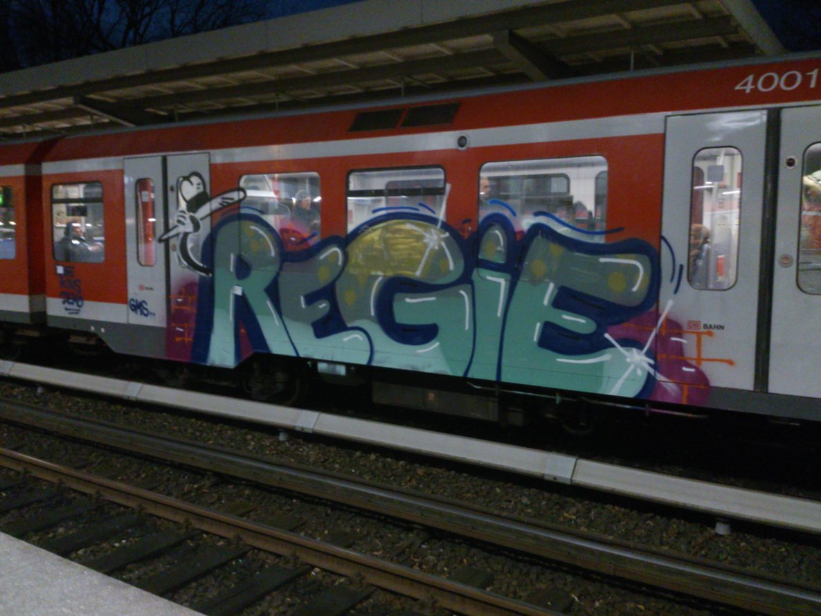Graffiti Train - Photo by HAMBURG7 - regie, gms, zorn (2013)