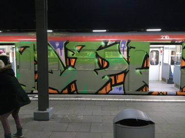 Graffiti Train in Hamburg - Photo by HAMBURG7 - apris, cosak, gbr (2013)