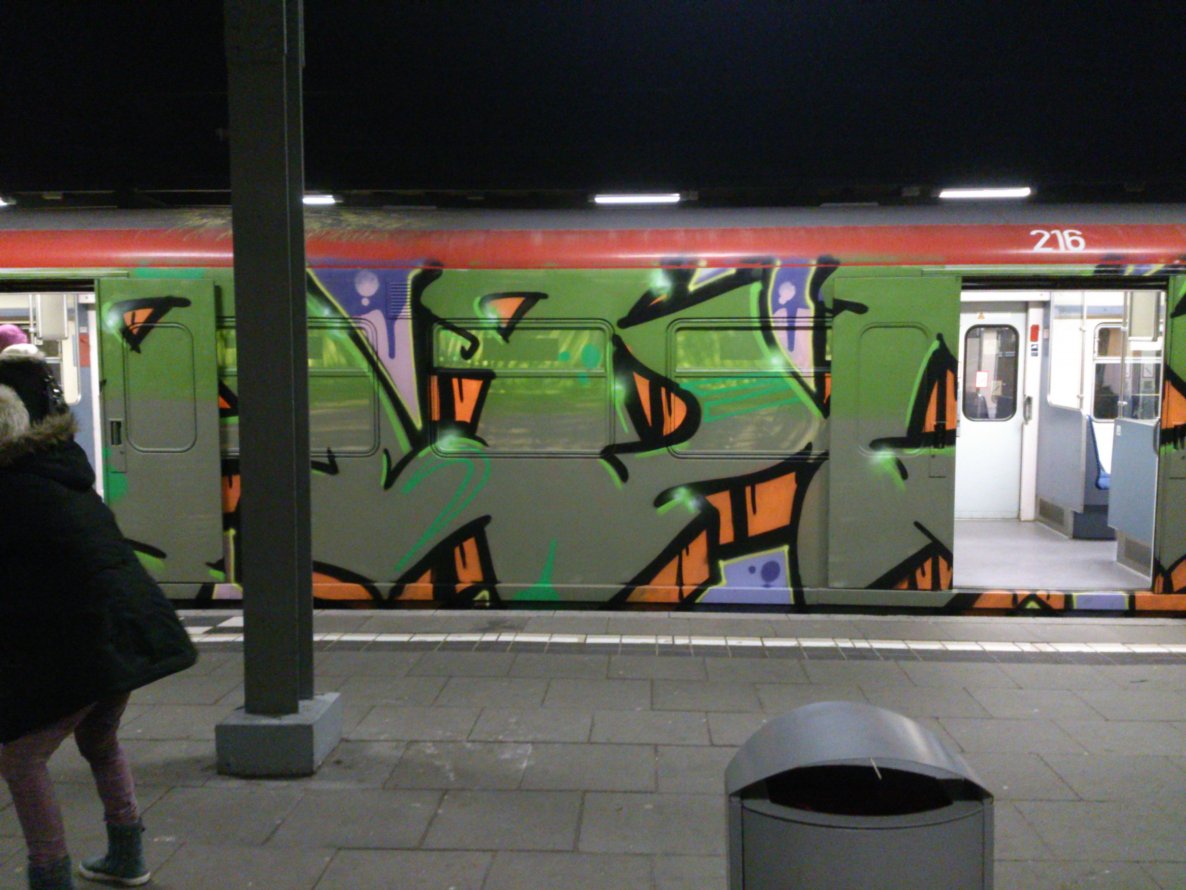 Graffiti Train in Hamburg - Photo by HAMBURG7 - apris, cosak, gbr (2013)