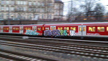Graffiti Train - Photo by HAMBURG7 - pboy, buzr, rime (2013)