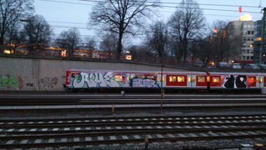 Graffiti Train in Hamburg - Photo by HAMBURG7 - rime, buzr, ip (2013)