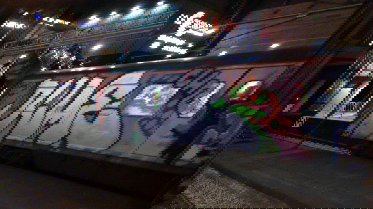 Graffiti Train - Photo by HAMBURG7 - rime, buzr, ip (2013)