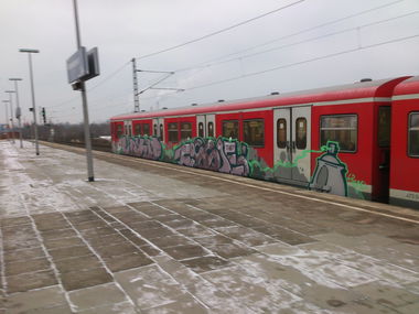 Graffiti Train in Hamburg - Photo by HAMBURG7 - layup, fissoe, round (2014)