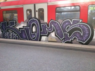 Graffiti Train in Hamburg - Photo by HAMBURG7 - koms, gfk (2014)
