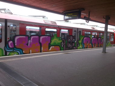 Graffiti Train in Hamburg - Photo by HAMBURG7 - wl, rdk, taro (2014)