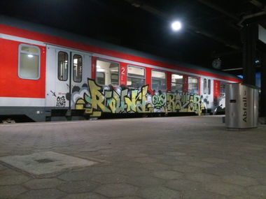 Graffiti Train - Photo by HAMBURG7 - round, razor, tazk (2014)