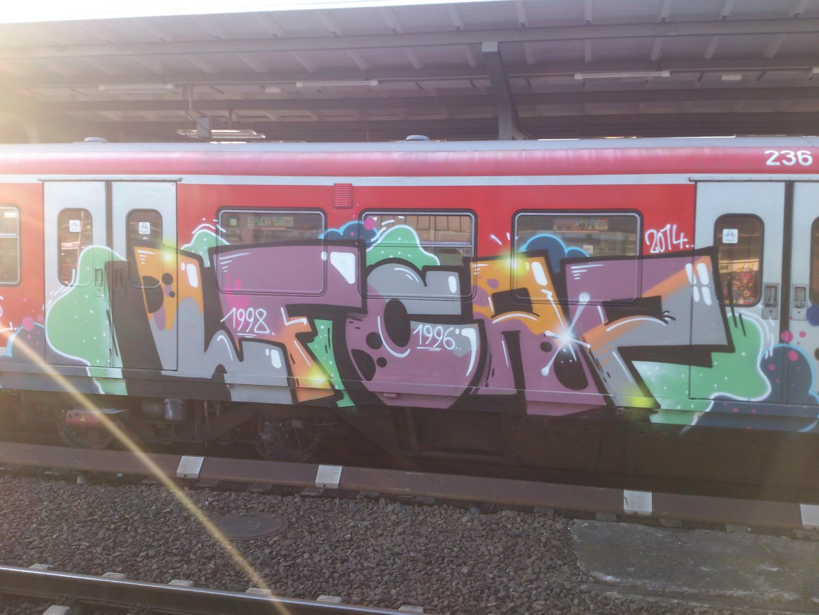 Graffiti Train in Hamburg - Photo by HAMBURG7 - lf, cap, gms (2014)