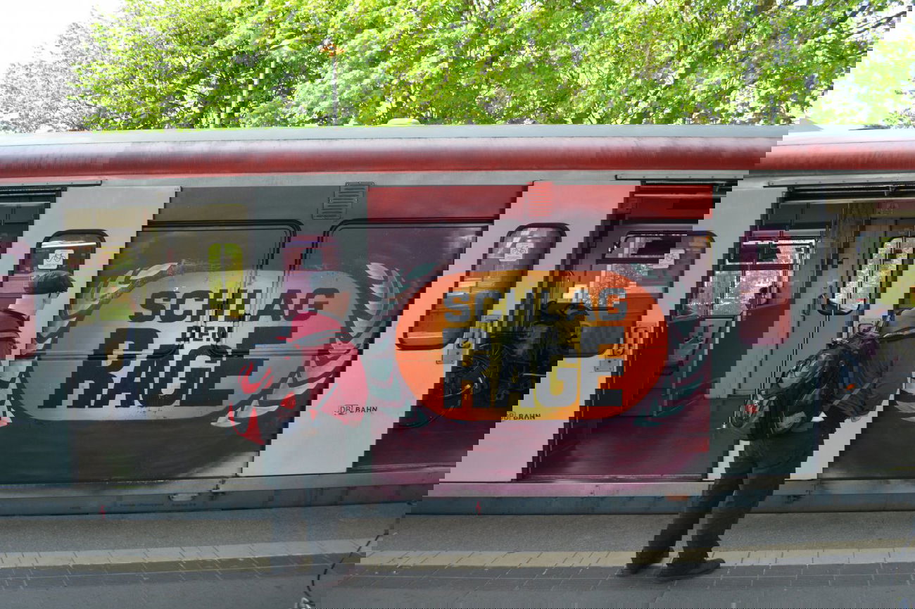 Graffiti Train in Hamburg - Photo by HAMBURG7 - rage, rache, dsf (2014)