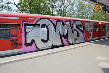 Graffiti Train in Hamburg - Photo by HAMBURG7 - qms, tümus (2014)
