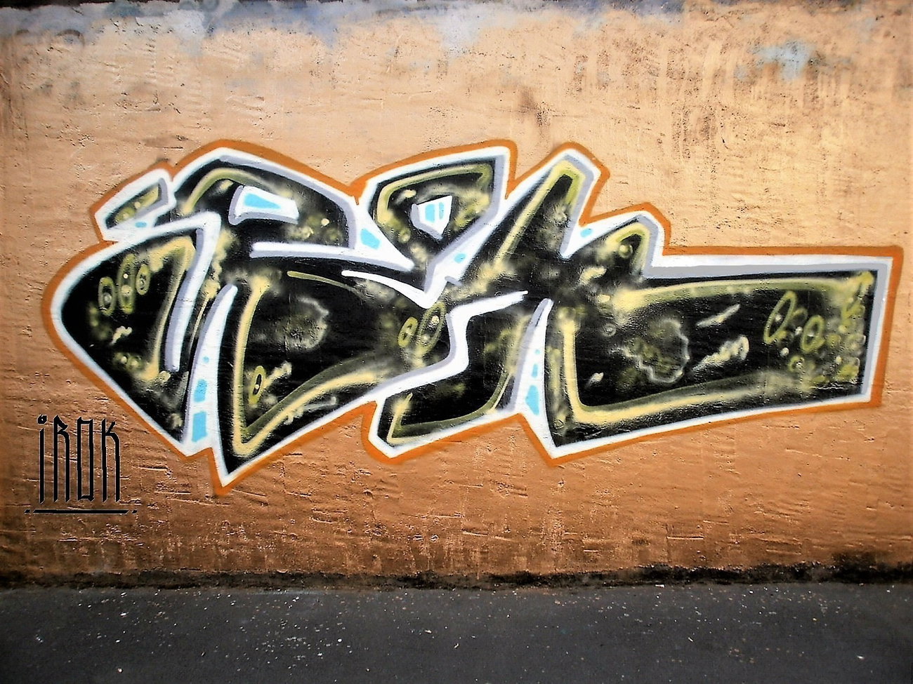Graffiti Wall - Photo by HANZO - IROK (2011)