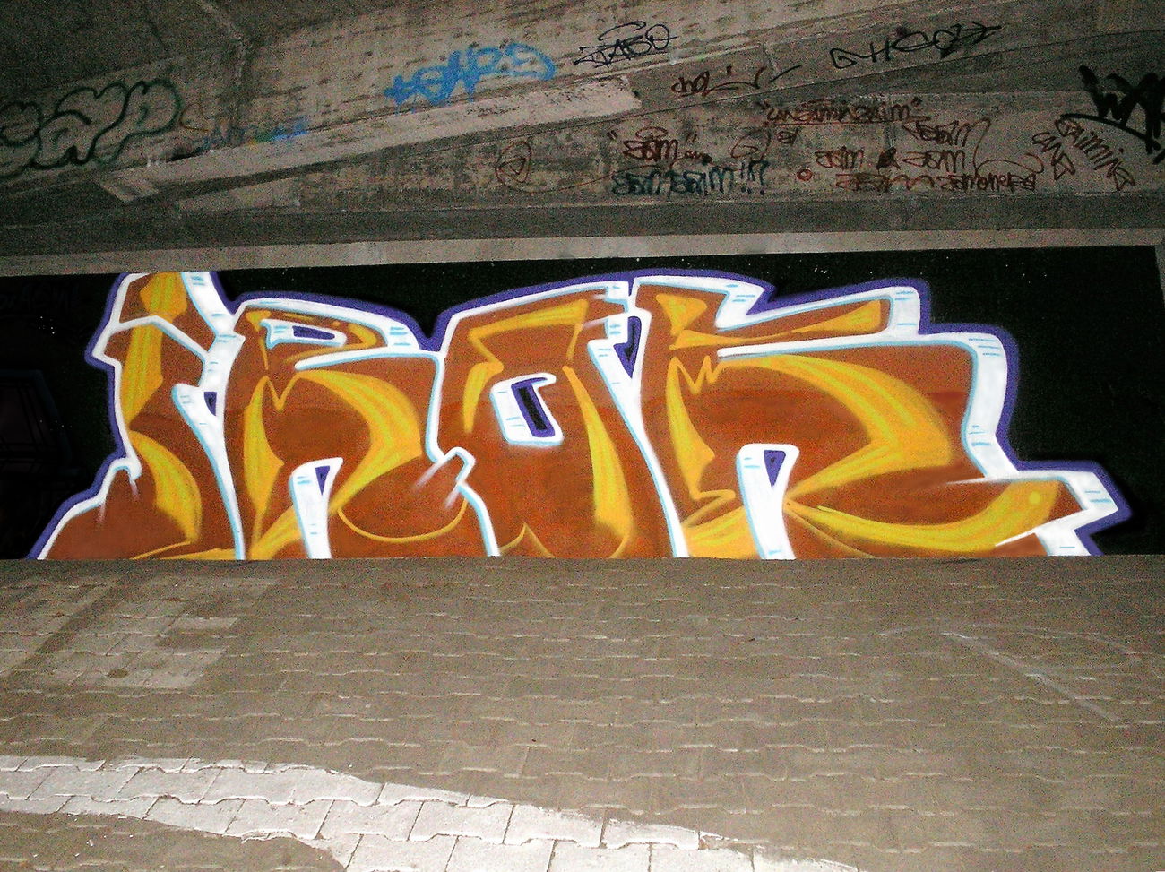 Graffiti Wall - Photo by HANZO - IROK (2006)