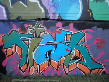 Graffiti Photo by HANZO - Fisk;, LF;, CAP (2011)