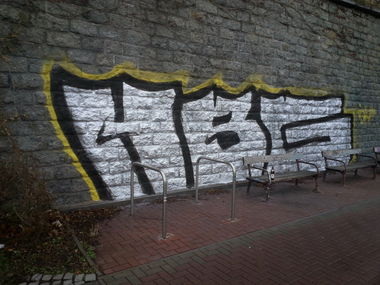 Graffiti Bombing in Leipzig - Photo by HBGcrew - hbg (2014)