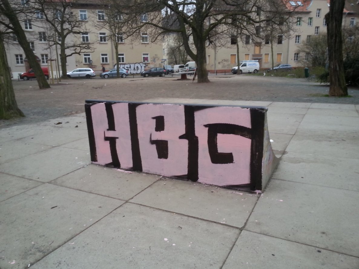 Graffiti Bombing in Leipzig - Photo by HBGcrew - hbg (2015)