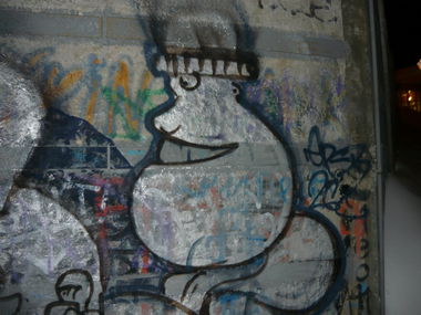 Graffiti Bombing - Photo by HICSONE