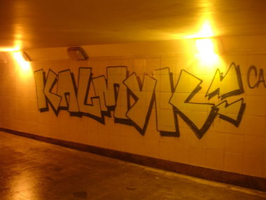 Graffiti Wall in moscow - Photo by HITCHHIKER