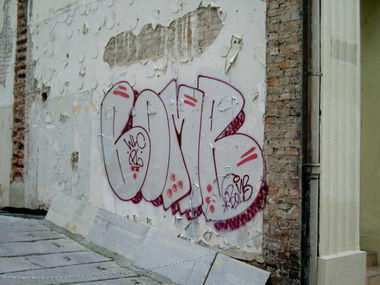 Graffiti Bombing in Jena - Photo by HOBO - BOMB