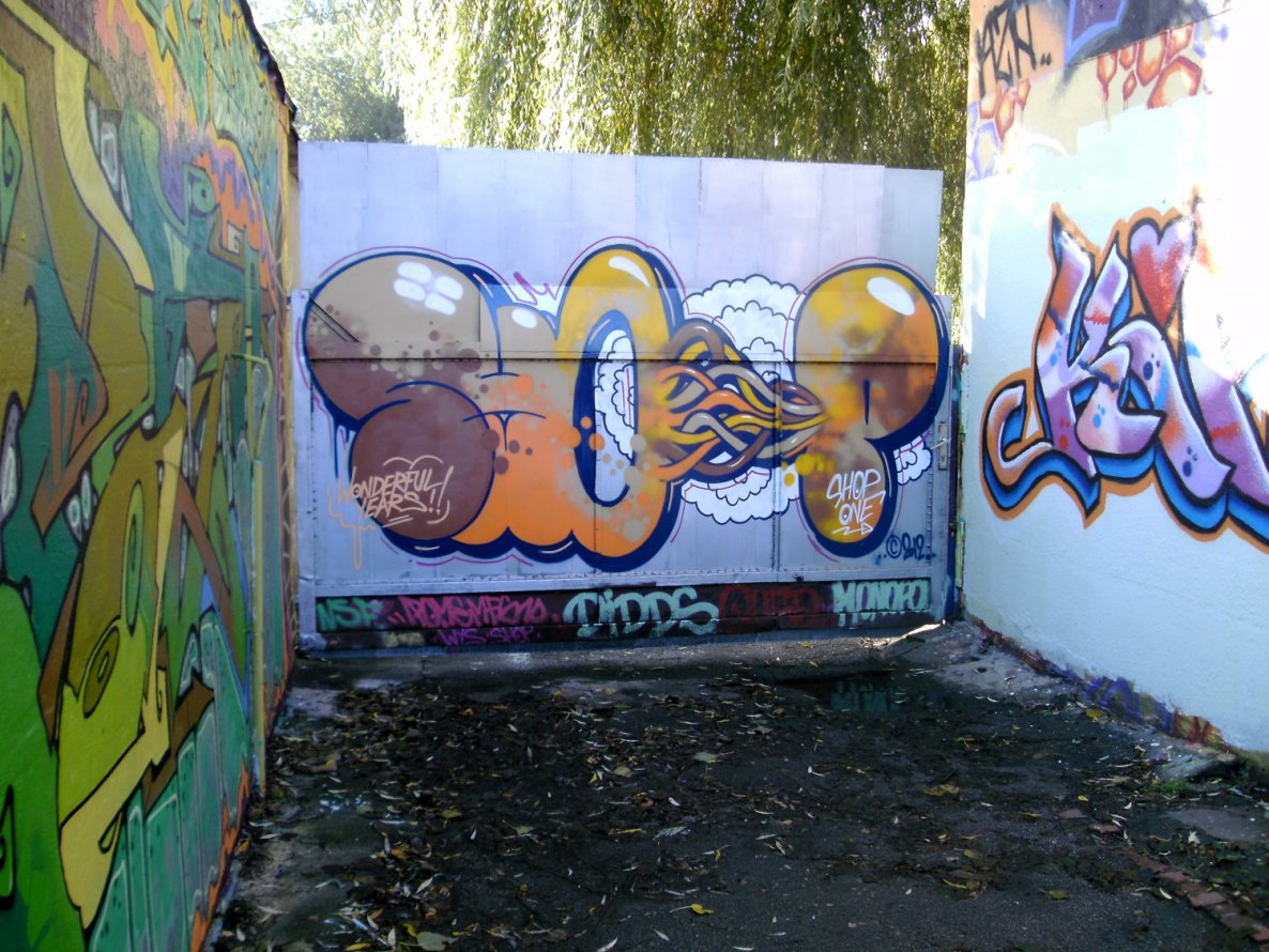 Graffiti Wall in Hamburg - Photo by HOBO - SHOP (2012)