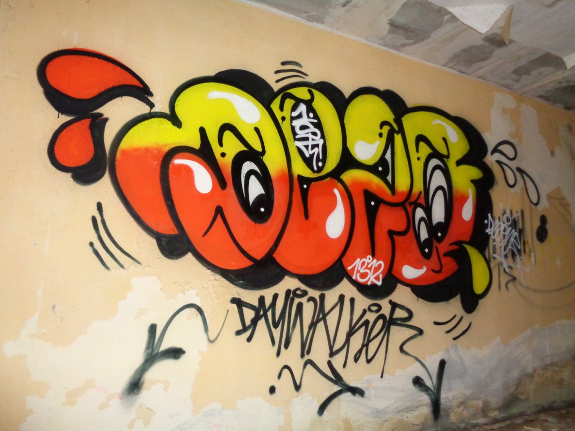 Graffiti Bombing in Jena - Photo by HOBO - DEZO (2014)