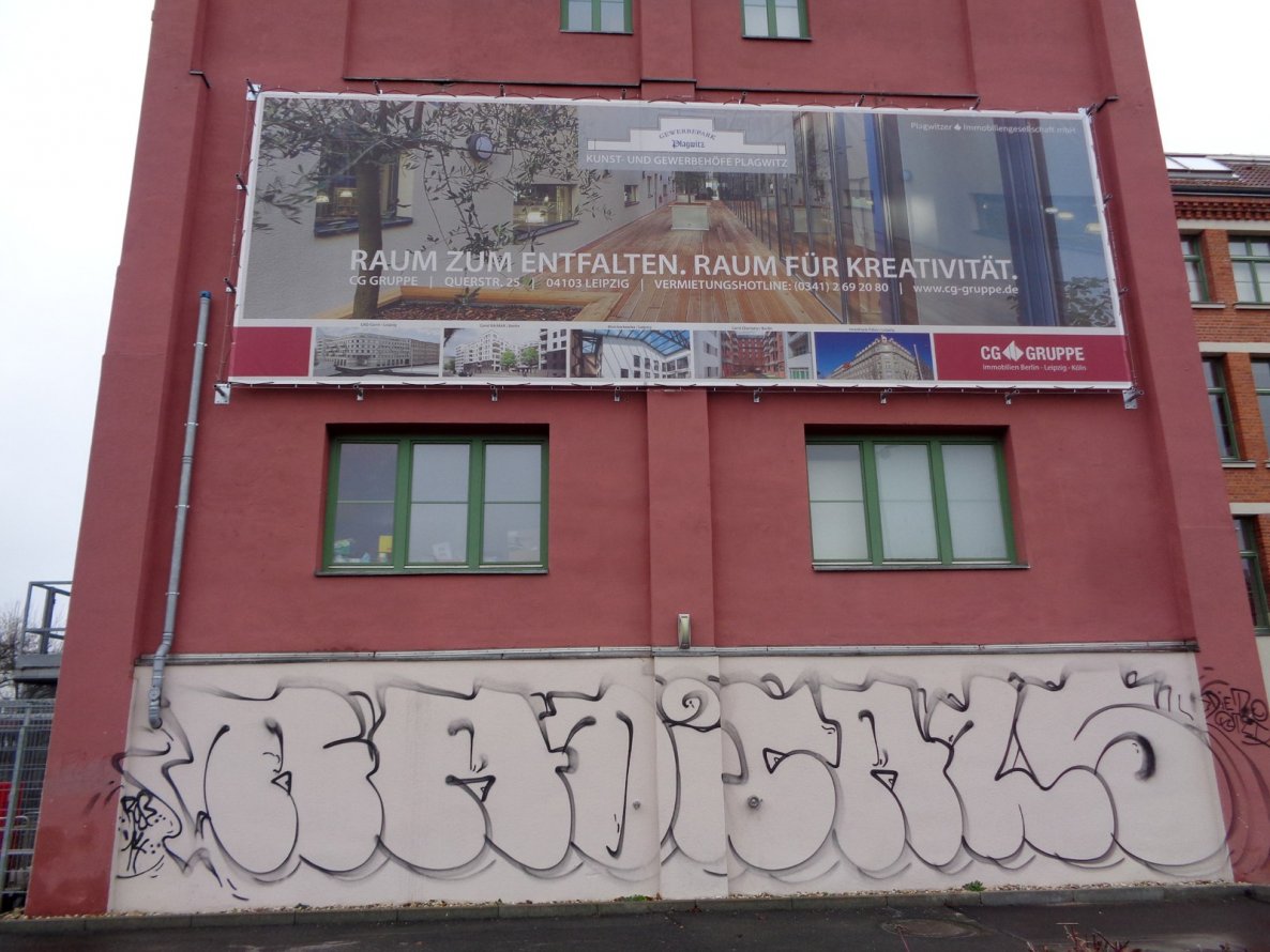 Graffiti Bombing in Leipzig - Photo by HOBO - RCS (2014)