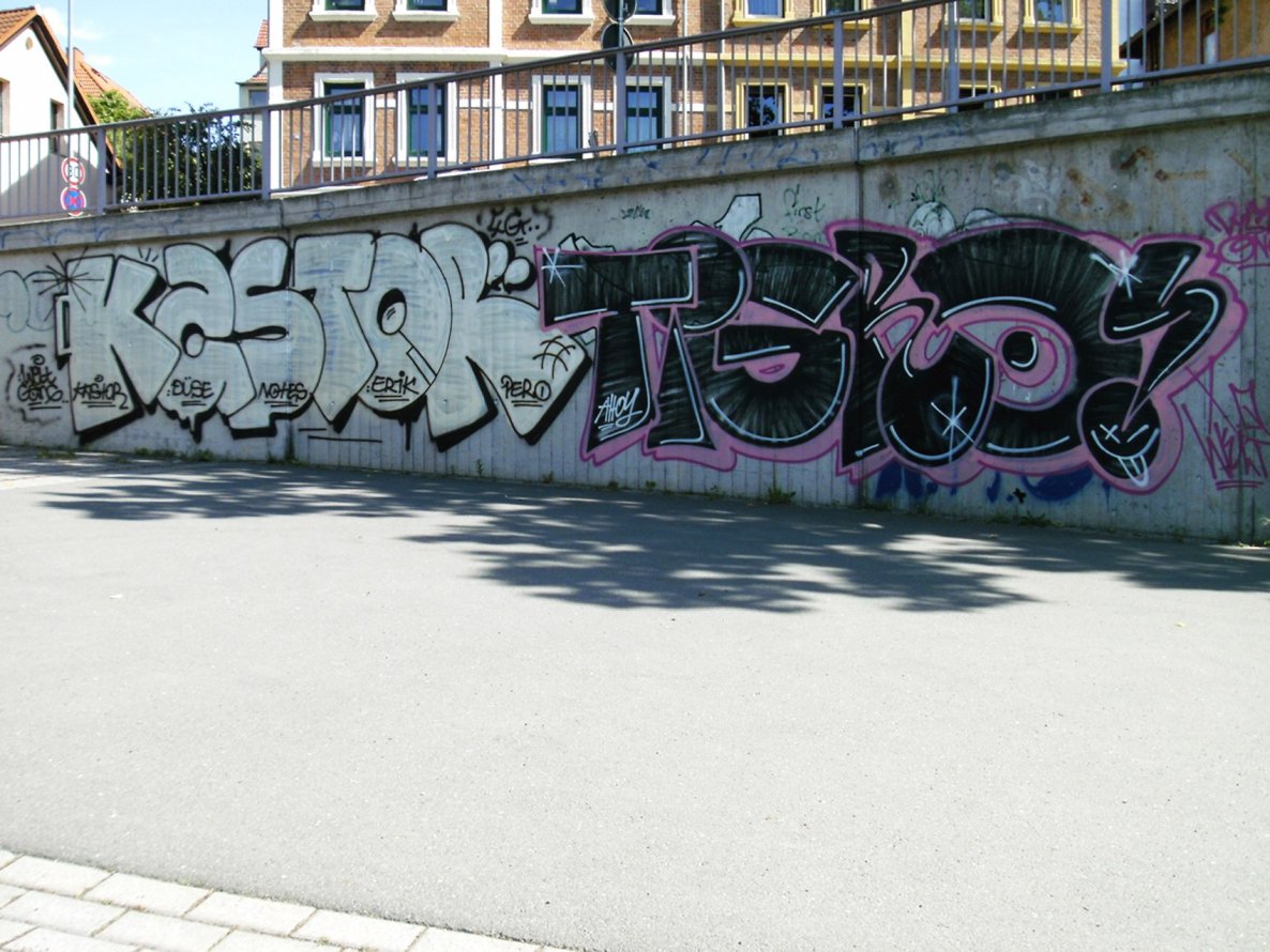 Graffiti Bombing in Jena - Photo by HOBO - KASTOR, TIGRO, WELT