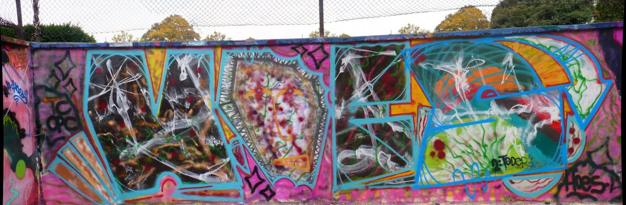 Graffiti Wall - Photo by HOES91 - HOES, HOES91, TC (2014)