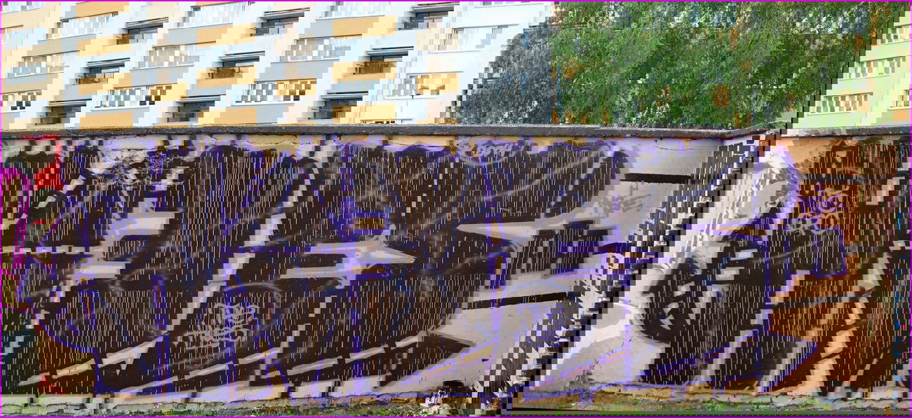 Graffiti Wall - Photo by HOES91