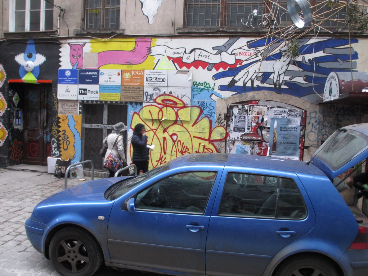 Graffiti Bombing - Photo by HOOD177