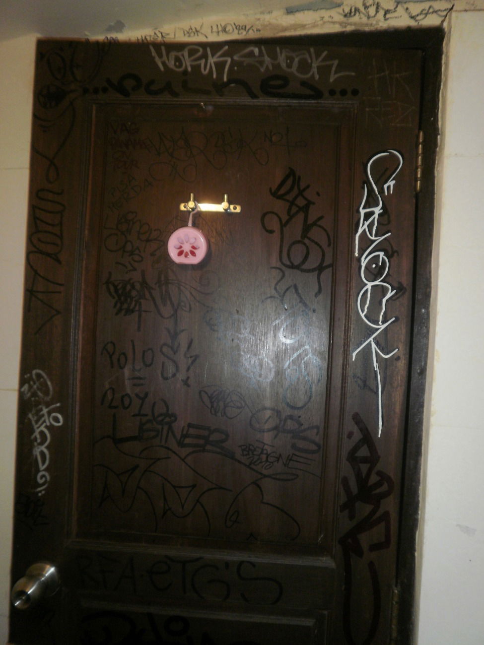 Graffiti Bombing - Photo by HOYA