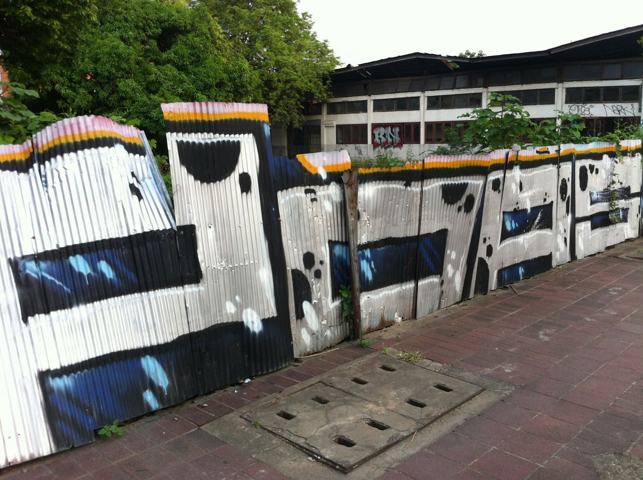 Graffiti Bombing - Photo by HOYA - poas, chiang, mai