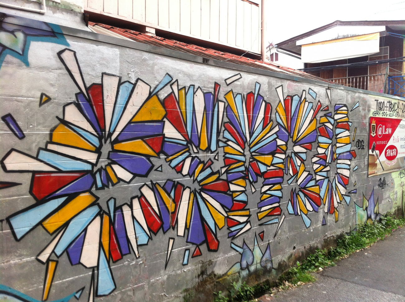 Graffiti Wall - Photo by HOYA - espry, chiang, mai