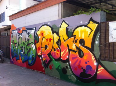 Graffiti Wall - Photo by HOYA - elvis, poas, chiang