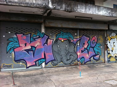 Graffiti Wall - Photo by HOYA - zwei, jbcb, chiang