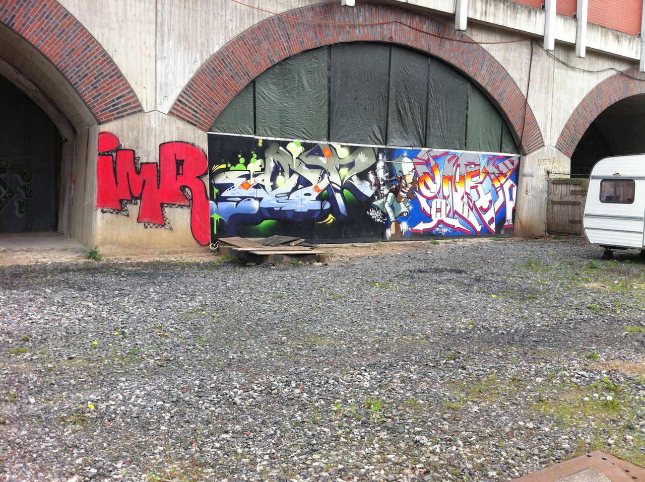 Graffiti Wall - Photo by HOYA - atom, one, can