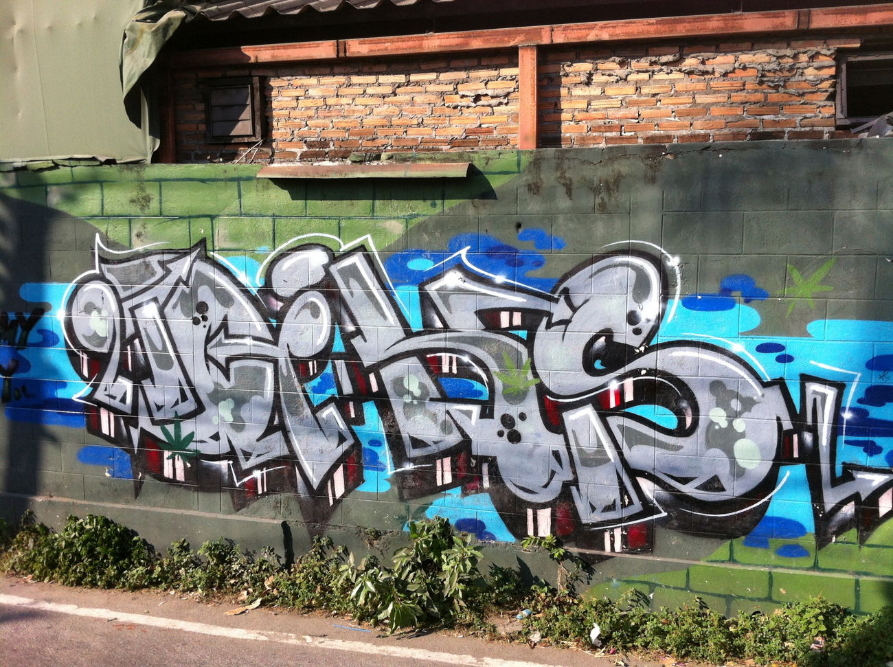 Graffiti Wall - Photo by HOYA - diks, chiang, mai