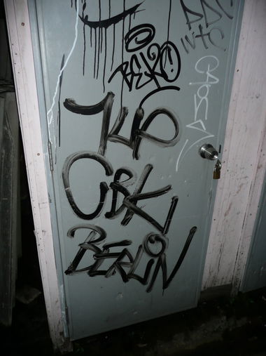 Graffiti Bombing - Photo by HOYA - 1up, cbk, bangkok