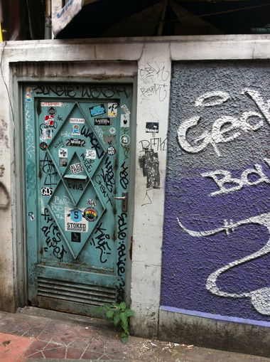 Graffiti Wall - Photo by HOYA - tags, bangkok, thailand