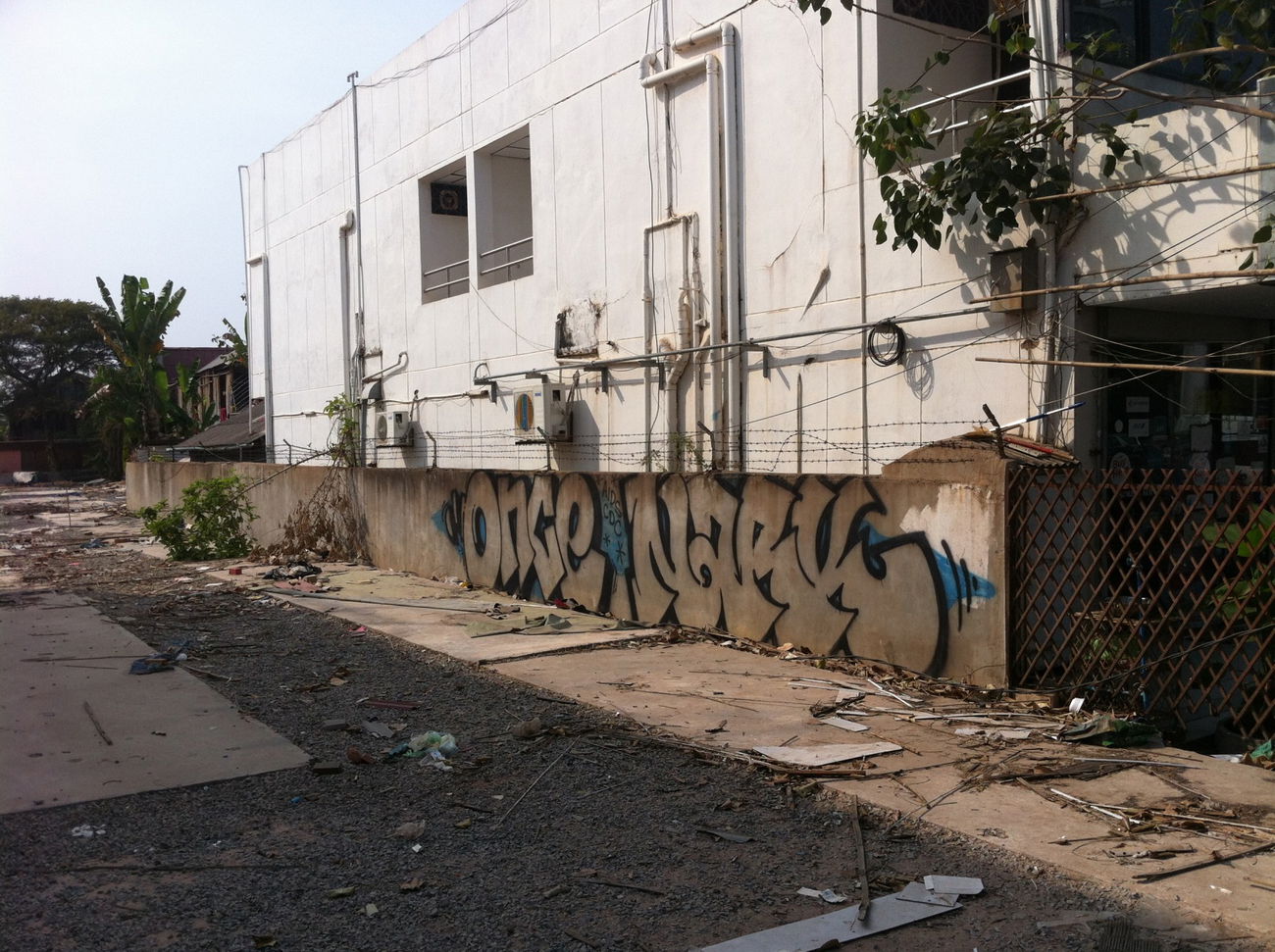 Graffiti Bombing - Photo by HOYA - once, nark, laos