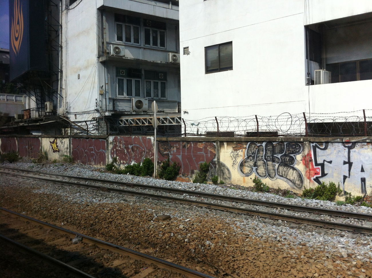 Graffiti Bombing - Photo by HOYA - bangkk, thailand, utah