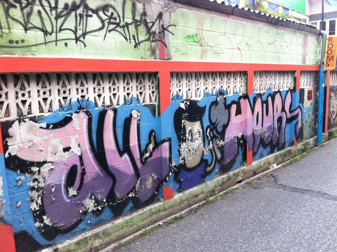 Graffiti Bombing - Photo by HOYA - all, hours, chiang