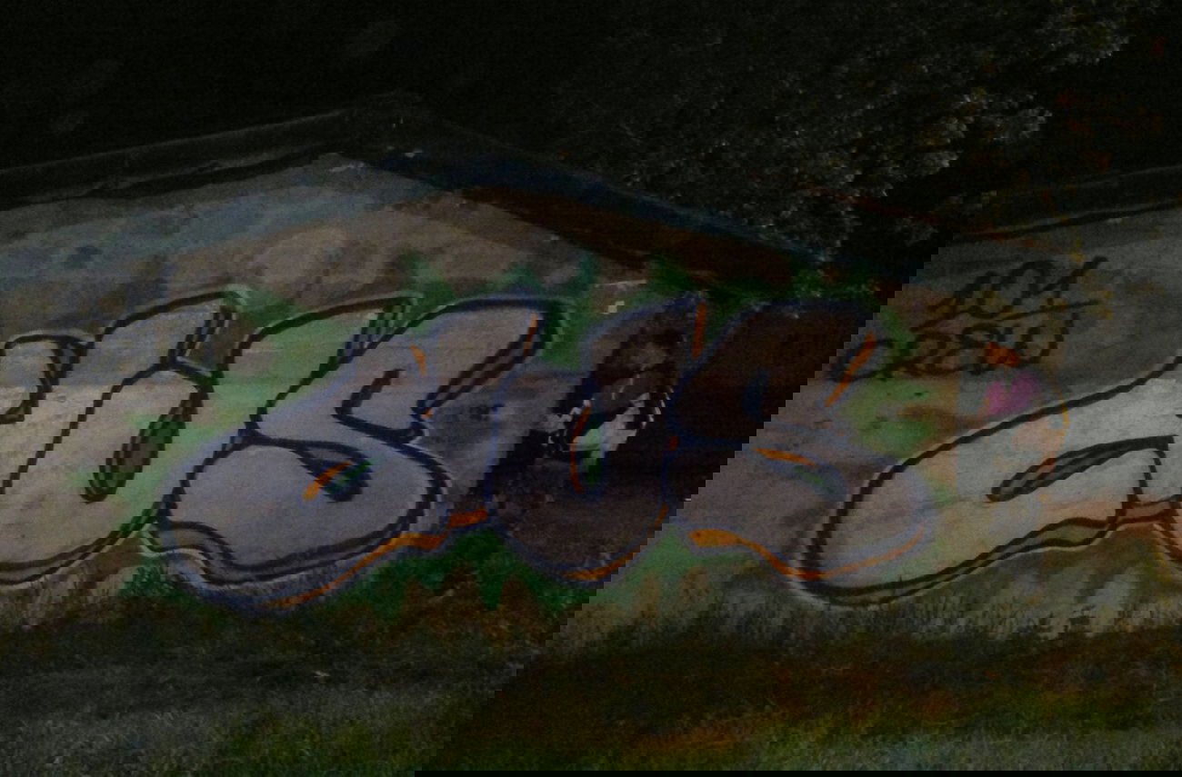 Graffiti Bombing in Kirovsk - Photo by HUSTLER - hus