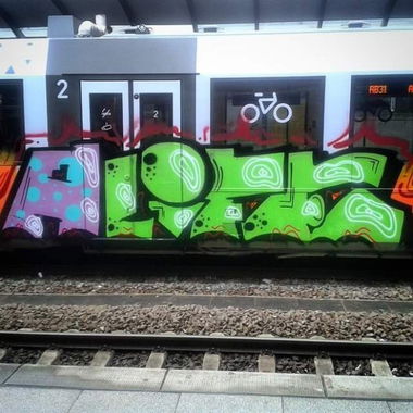 Graffiti Train - Photo by HaCksau - alife