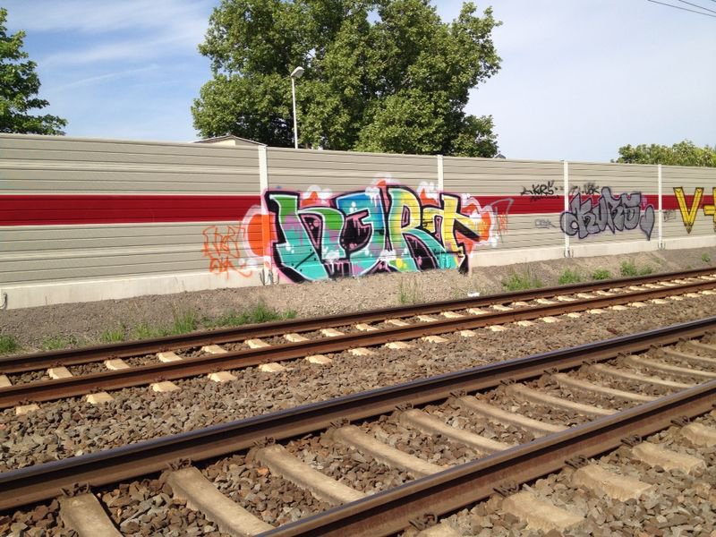 Graffiti Wall - Photo by HaCksau - nert