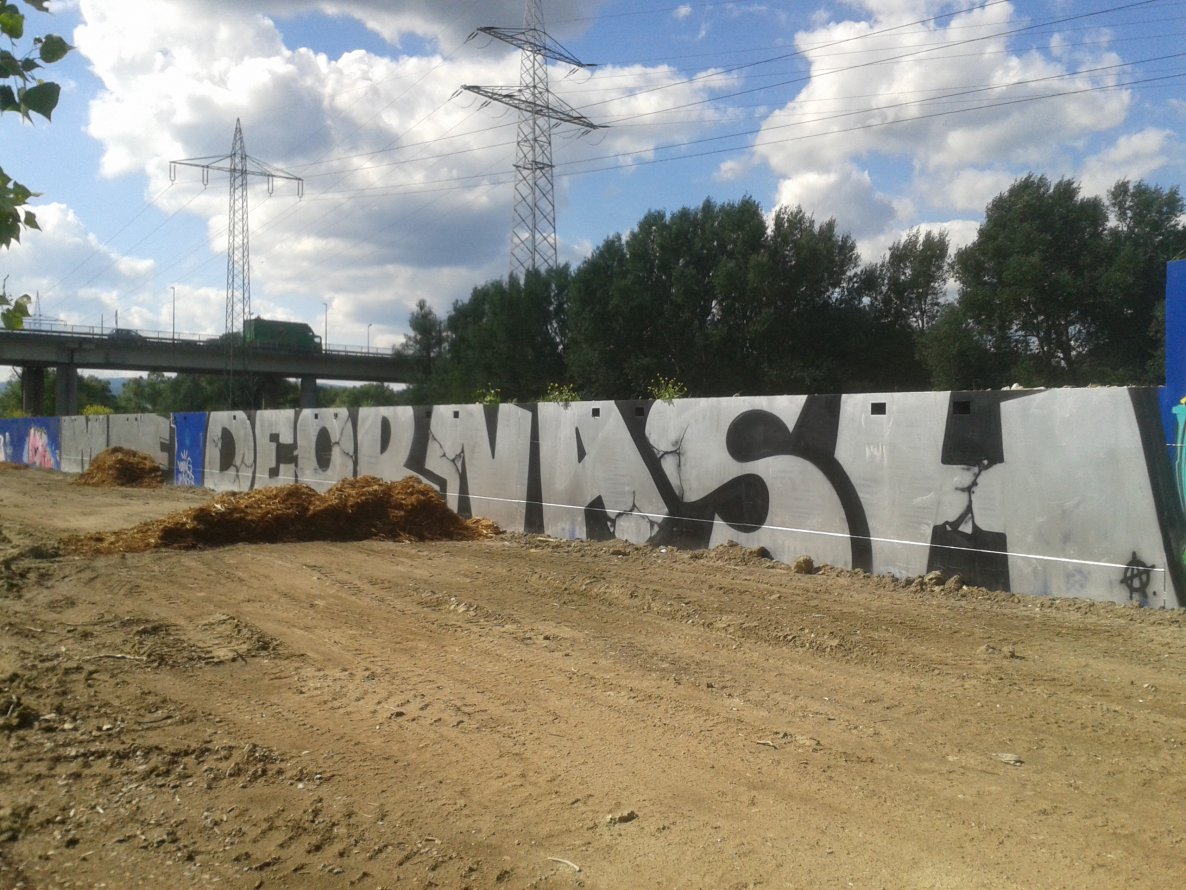 Graffiti Wall - Photo by HaCksau - Deor, Nash