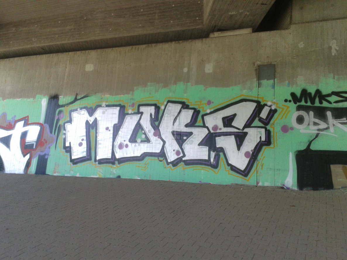 Graffiti Bombing - Photo by HaCksau - muks