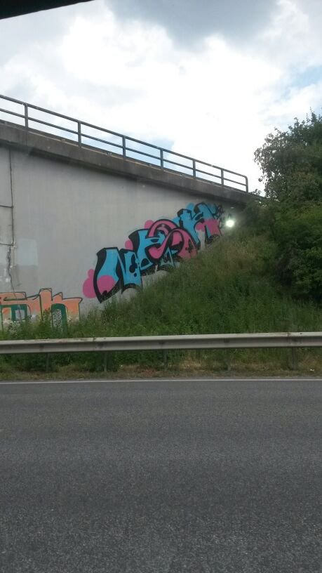 Graffiti Wall - Photo by HaCksau - nash