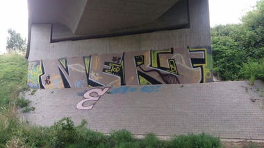 Graffiti Wall - Photo by HaCksau - nert