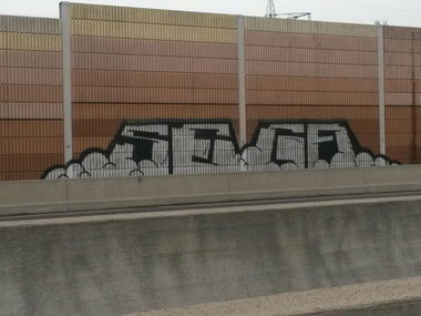 Graffiti Wall - Photo by HaCksau - sega